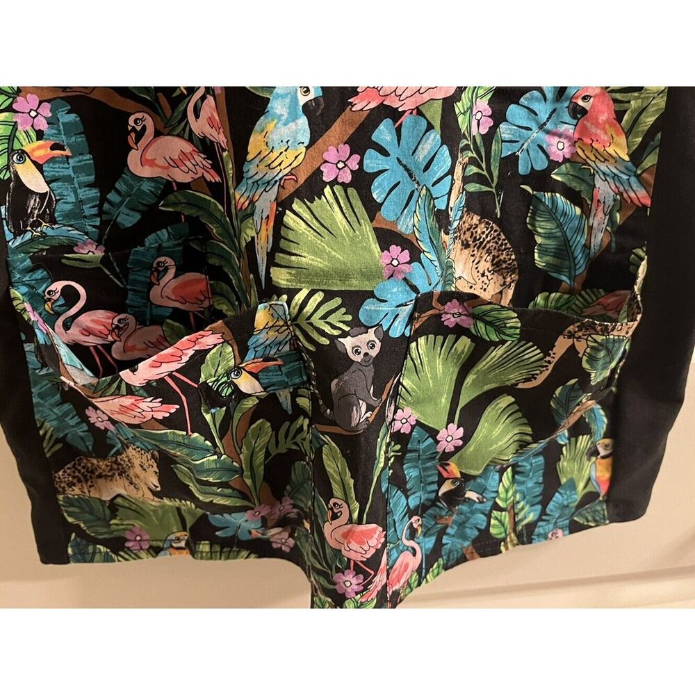 Cherokee‎ Scrub Top Sloth SIZE SMALL tropical flamingo monkey rainforest green - Picture 3 of 5